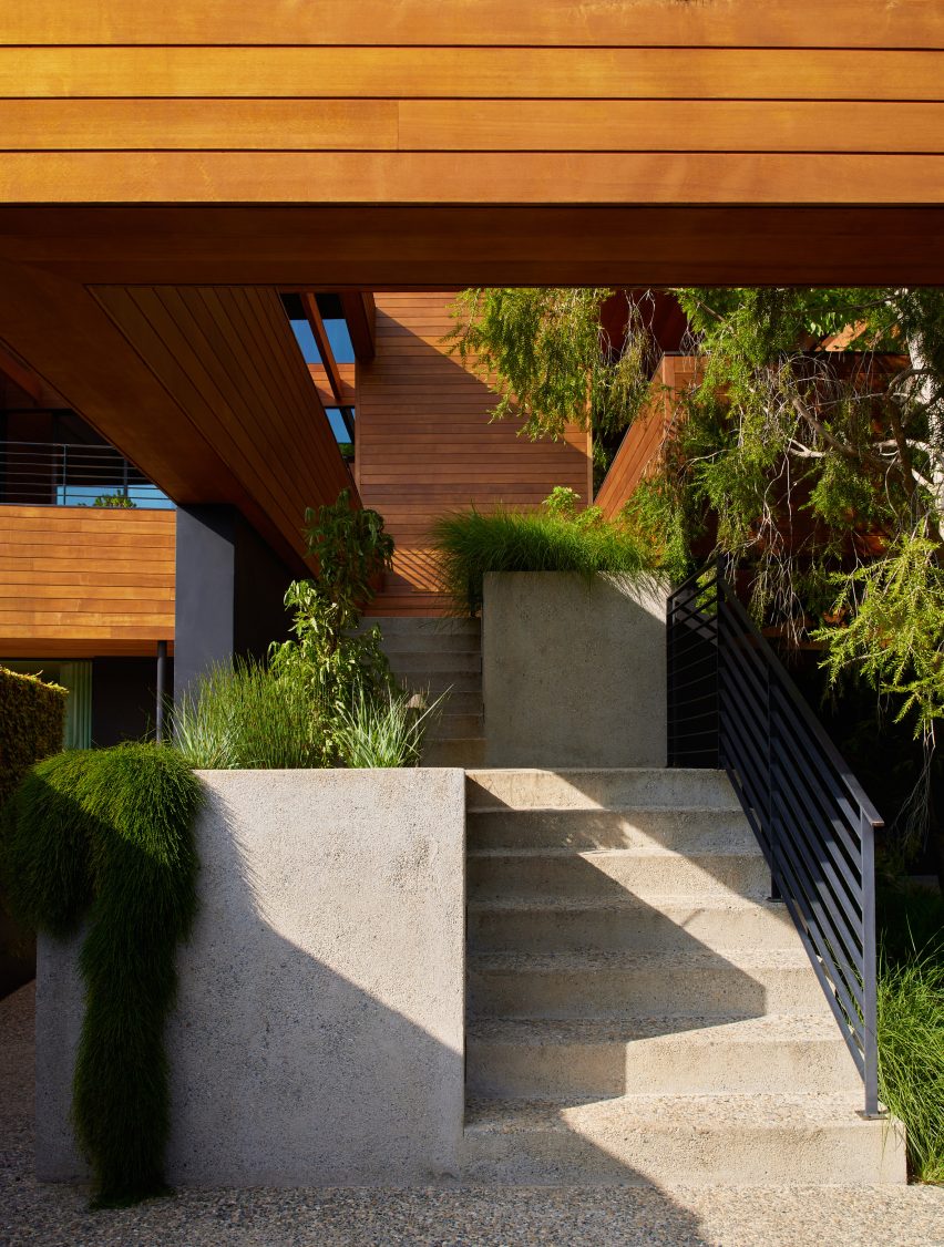 Rustic Canyon Residence by Assembledge+