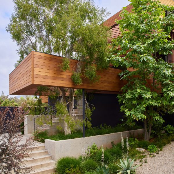 Cedar-clad Pacific Palisades house