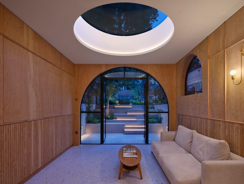 Segmental House by Dominic McKenzie Architects