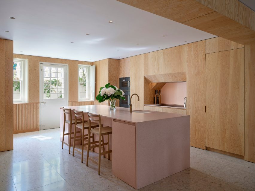 Segmental House by Dominic McKenzie Architects