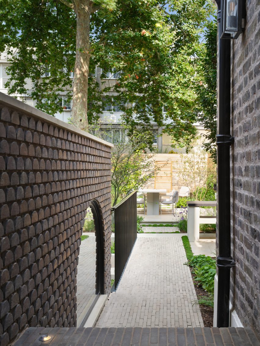 Segmental House by Dominic McKenzie Architects