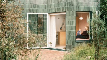 Kim-Oflage garden studio in London by Delve Architects