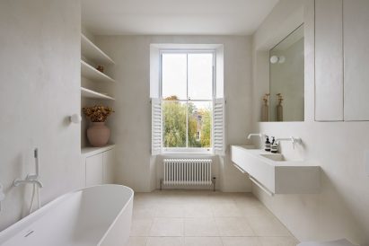 Bathroom interior at Hoj House by Studio Merlin