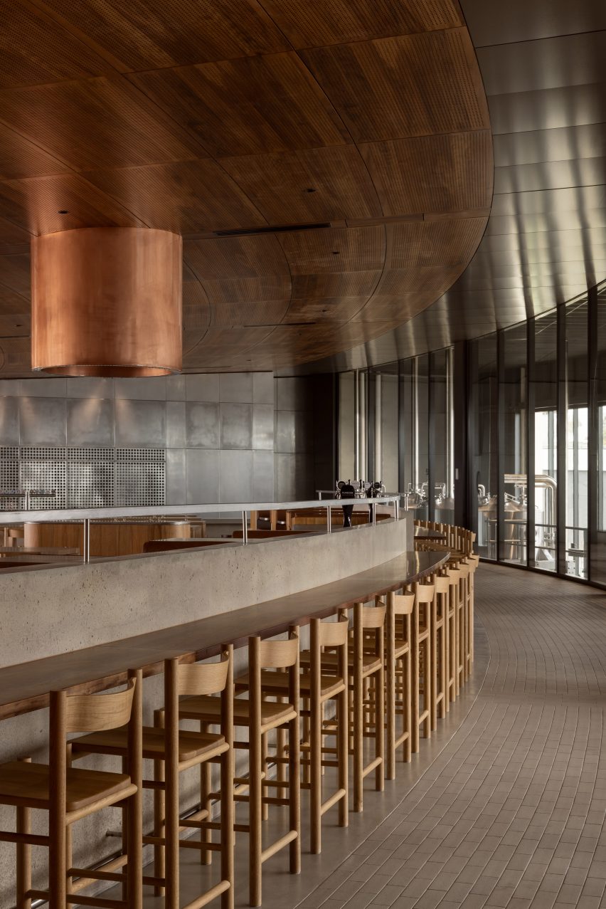 Long tasting bar in microbrewery