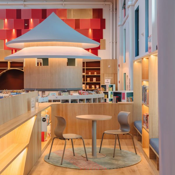 Children's library by Studio Vapore