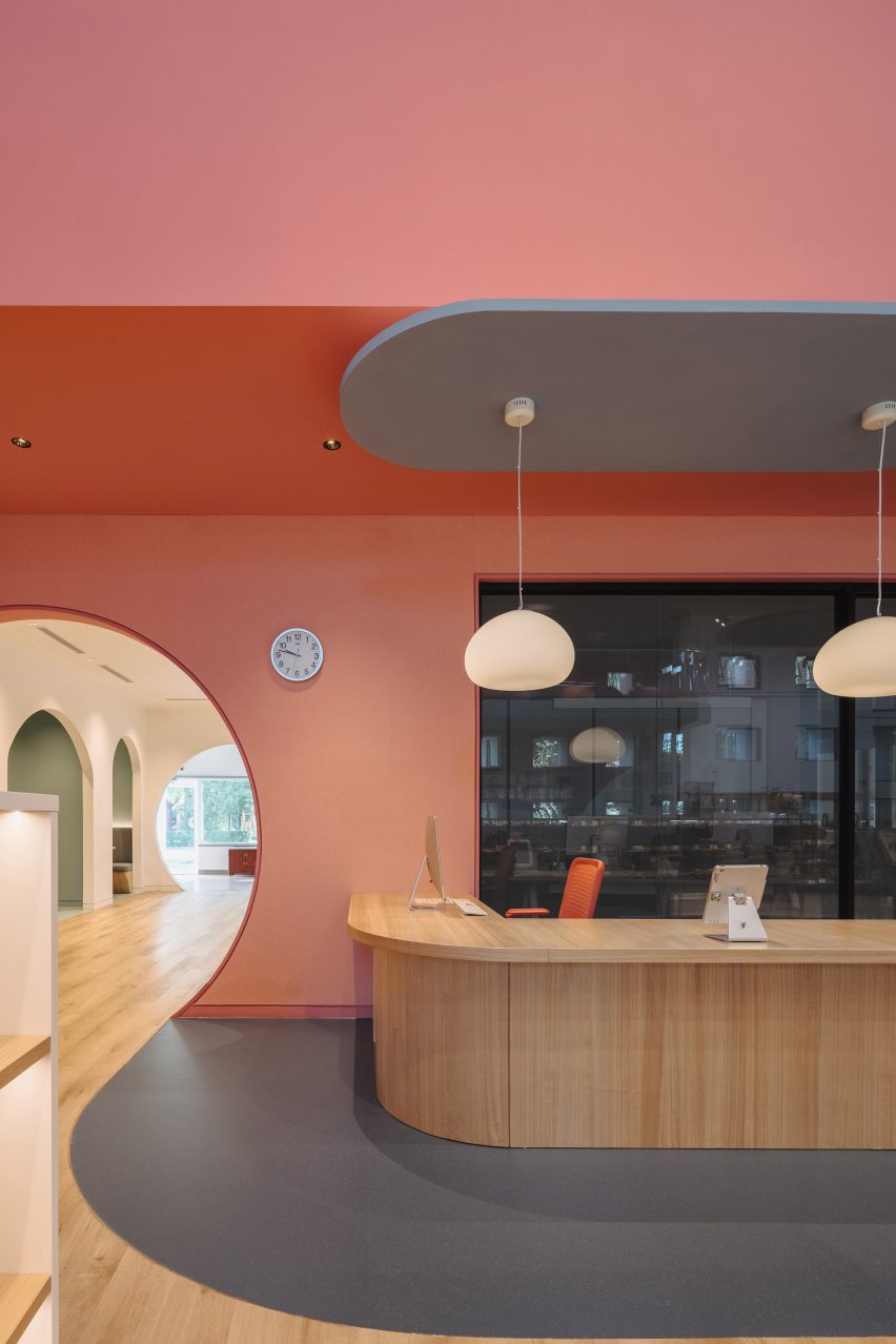 Children's library by Studio Vapore