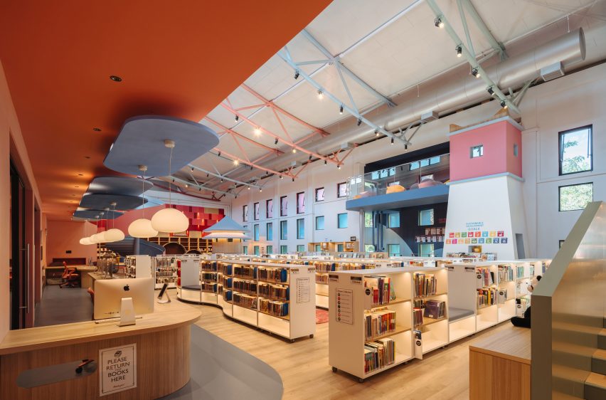 Children's library by Studio Vapore