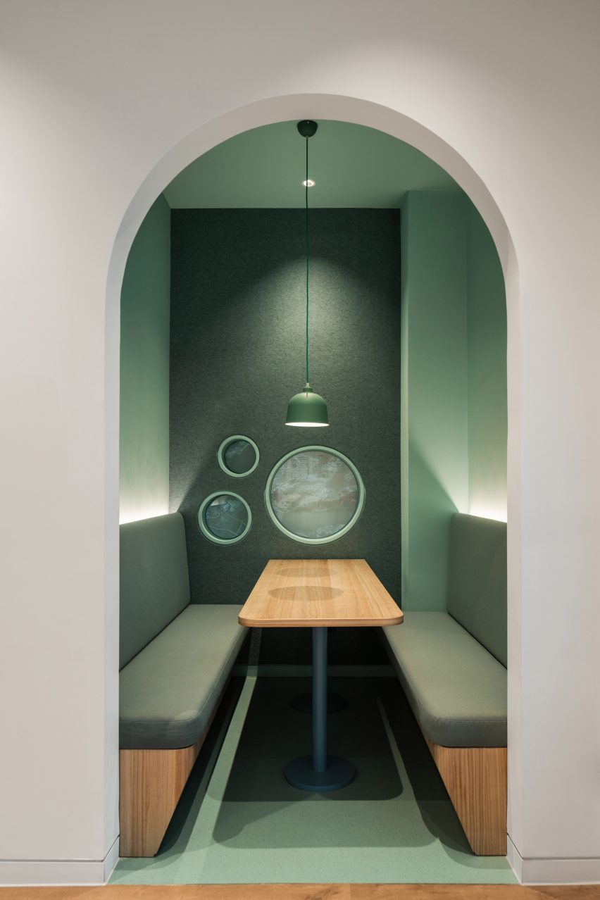 Children's library by Studio Vapore