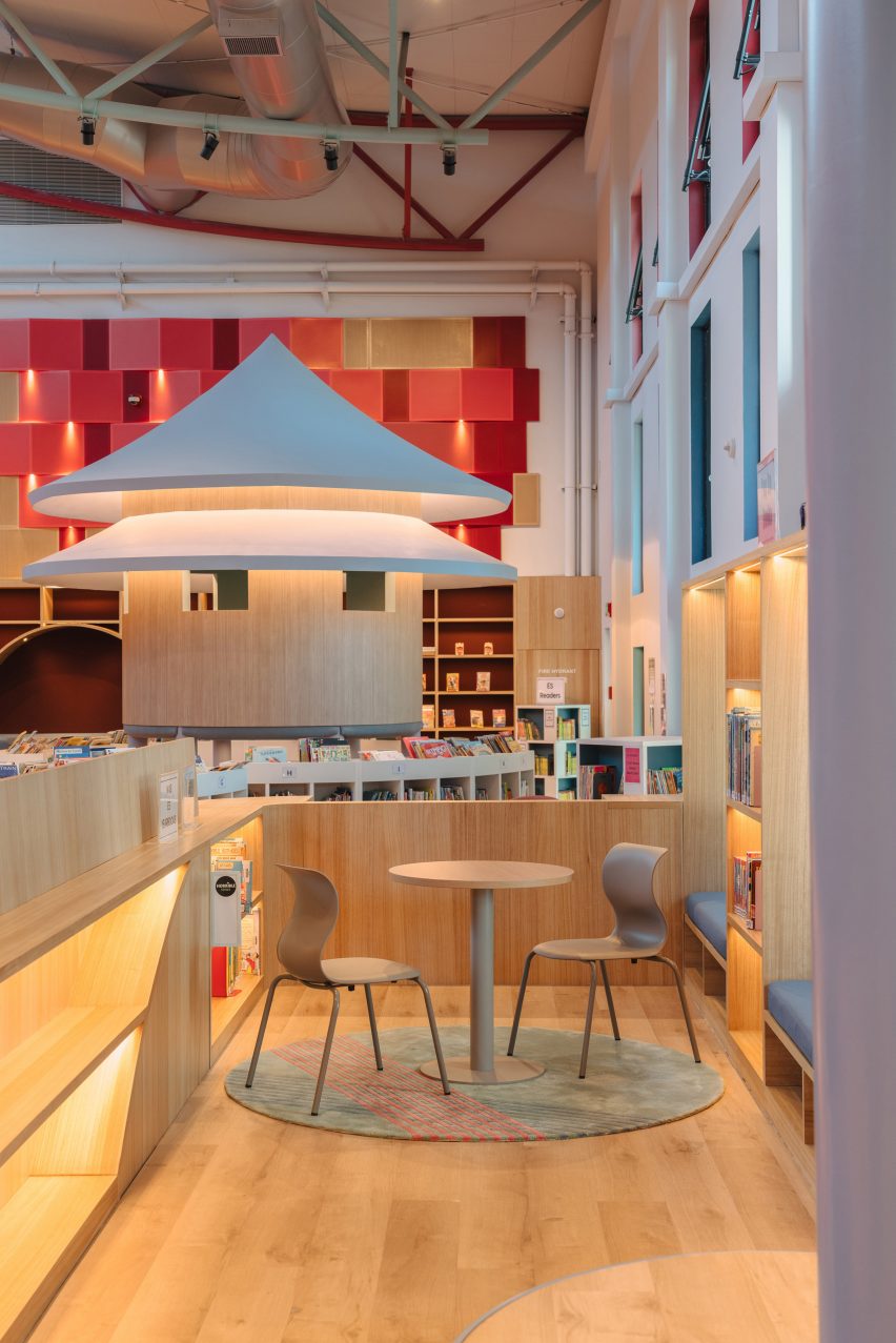 Children's library by Studio Vapore