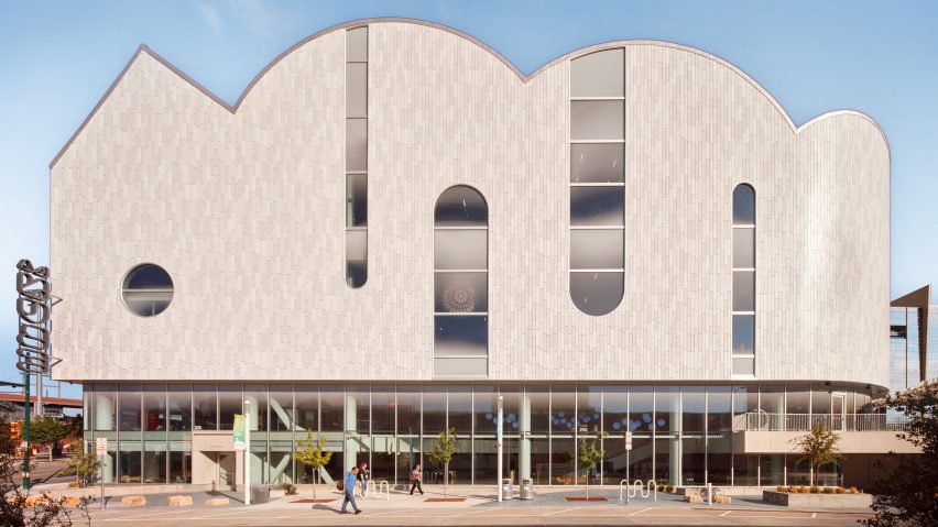 Snøhetta uses clould-like form for playful Texas childrens centre