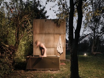 Outdoor tub in Czech Republic by Ika Architekti