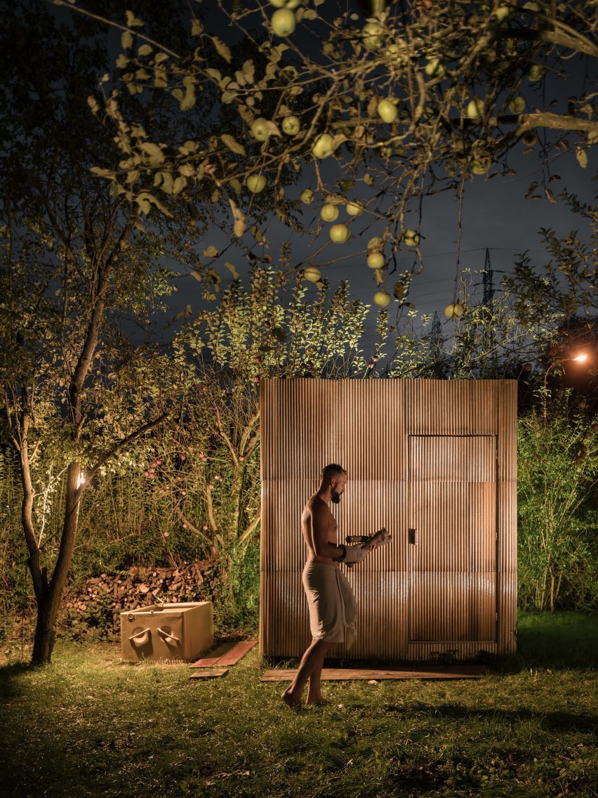 Upcycled Sauna by Ika Architekti