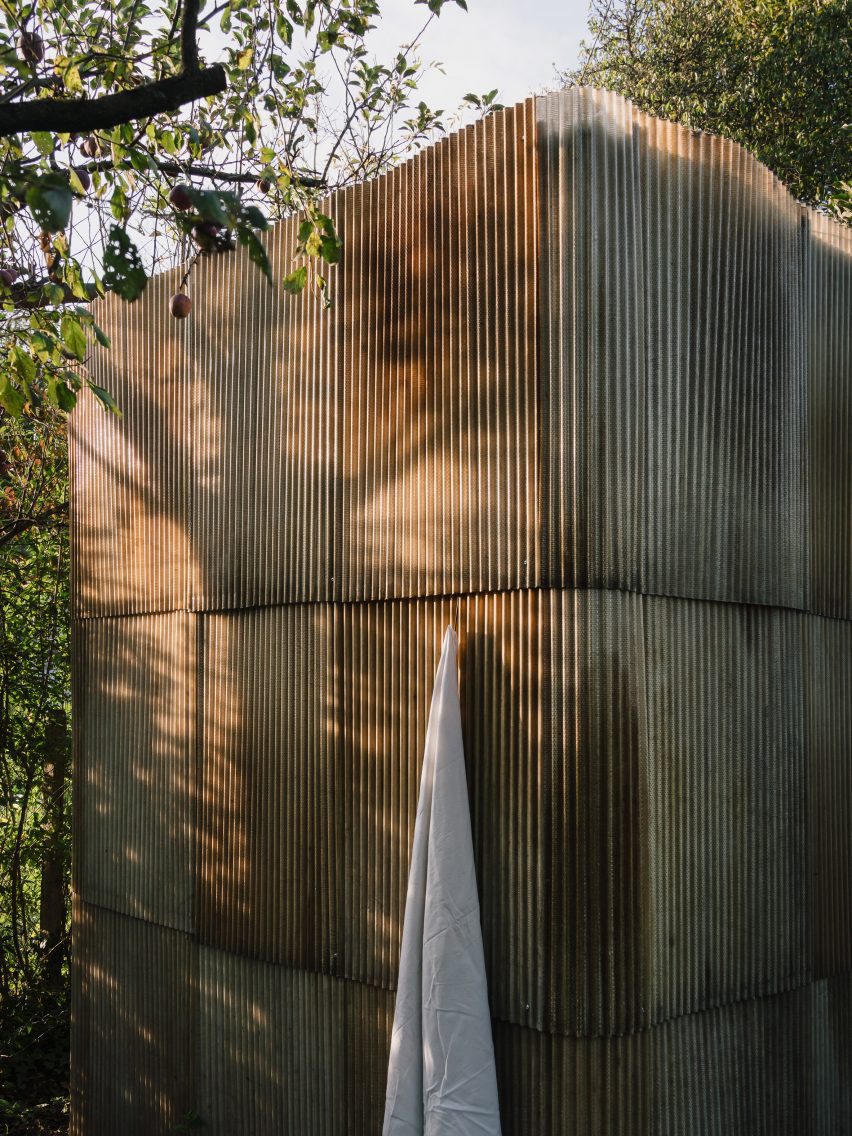 Upcycled Sauna by Ika Architekti