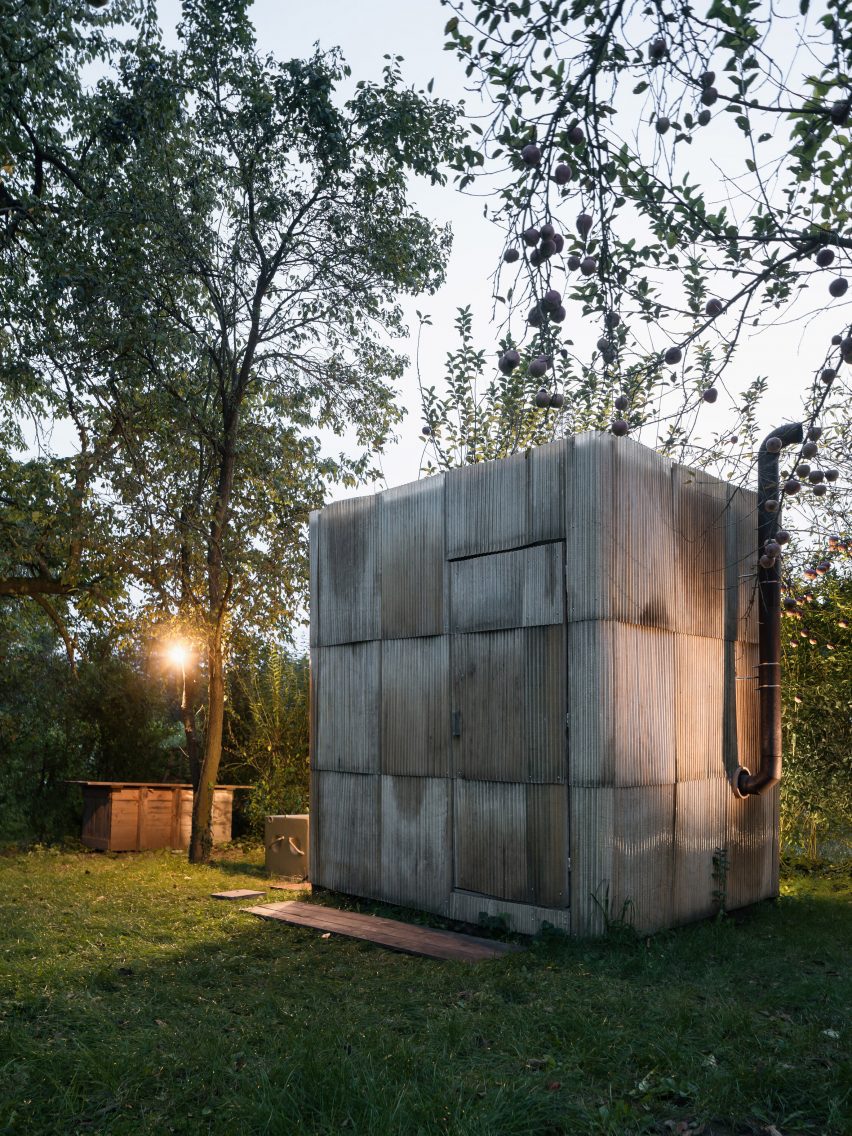 Self-built sauna by Ika Architekti