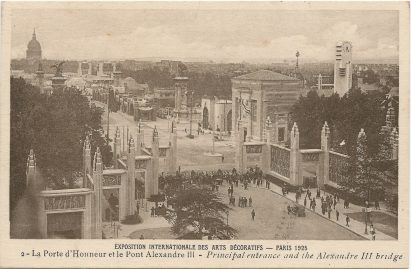 The Gate of Honour by Henry Favier and André Ventre at the International Exhibition of Modern Decorative and Industrial Arts