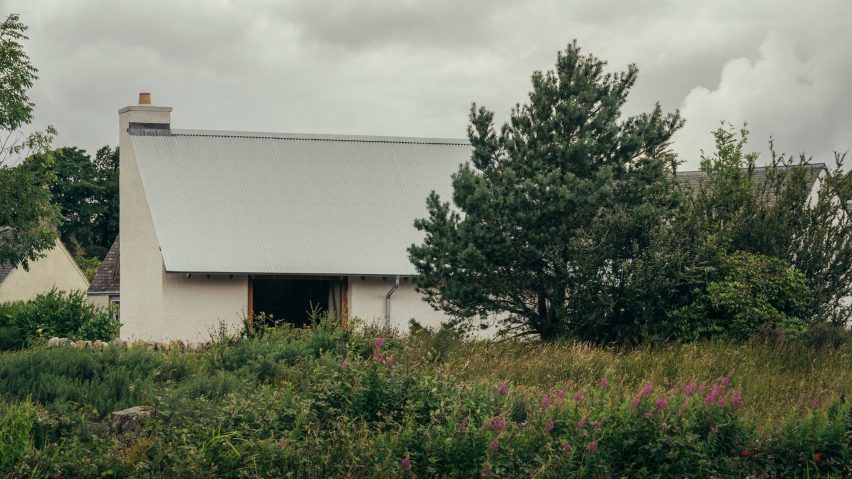 Iorram cottage explores “a distinctly Scottish approach to natural materials”
