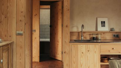 Iorram cottage explores “a distinctly Scottish approach to natural materials”