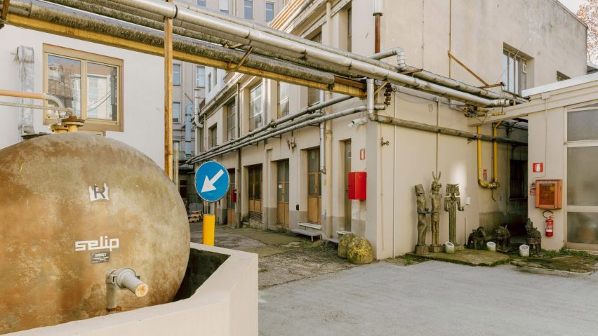 Photo of a building in Milan