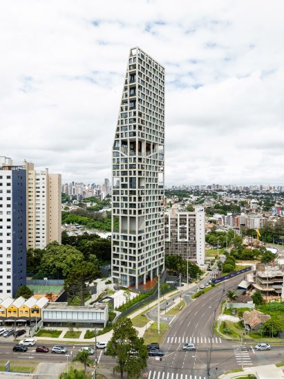 Concrete exo-skeleton on Brazilian skyscraper