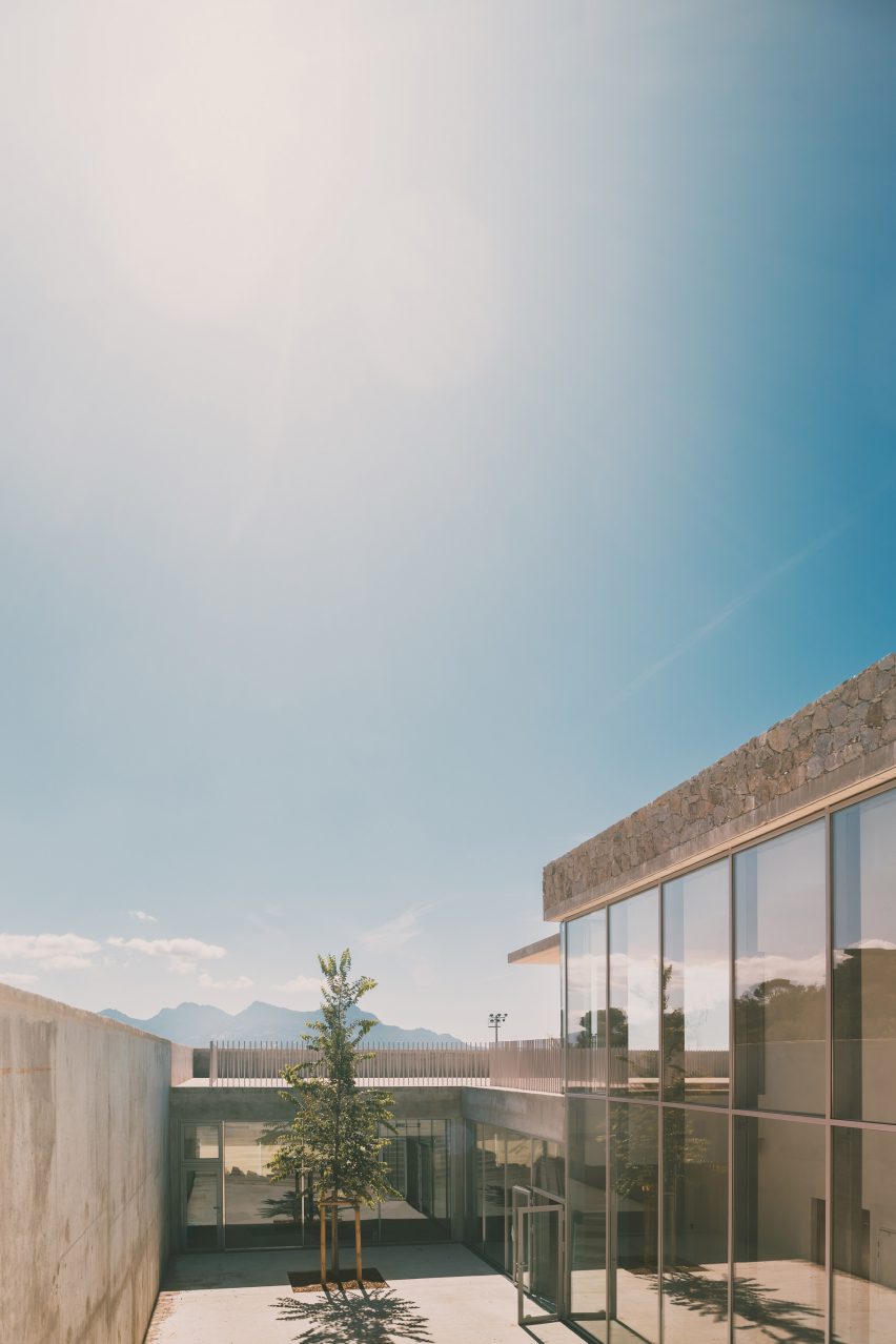 Edmond Simeoni School and Cultural Space in Lumio by Amelia Tavella Architectes