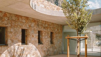 Amelia Tavella Architectes school in Corsica