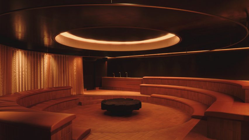 Arc sauna