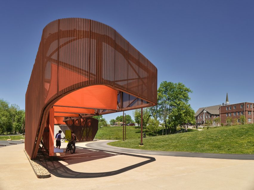 Steel cantilvered pavilion in Tennessee park