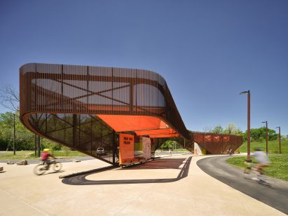 Steel cantilvered pavilion in Tennessee park