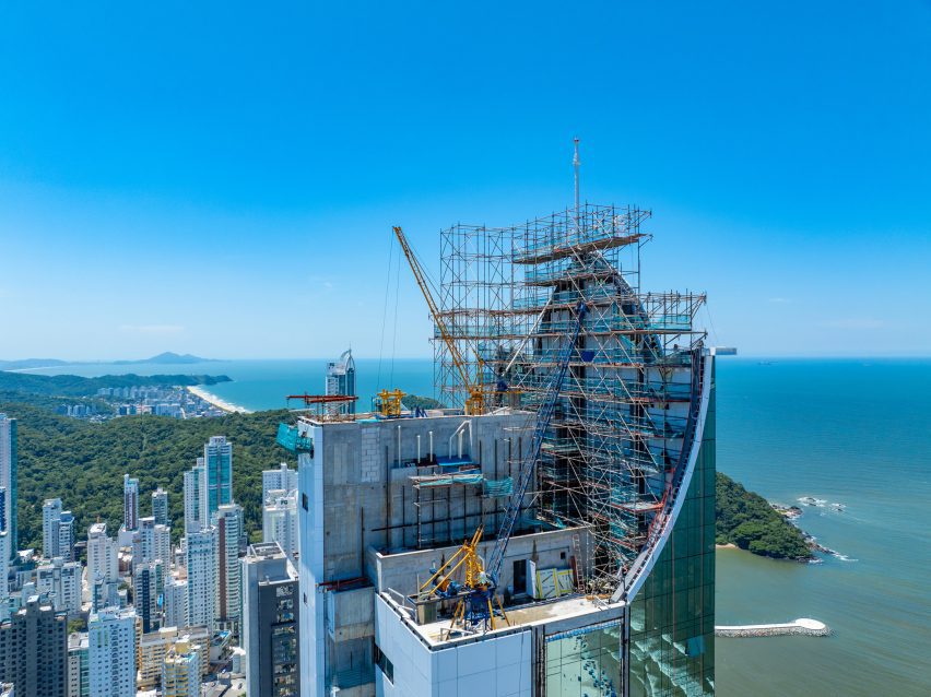 Boreal Tower under construction in Brazil