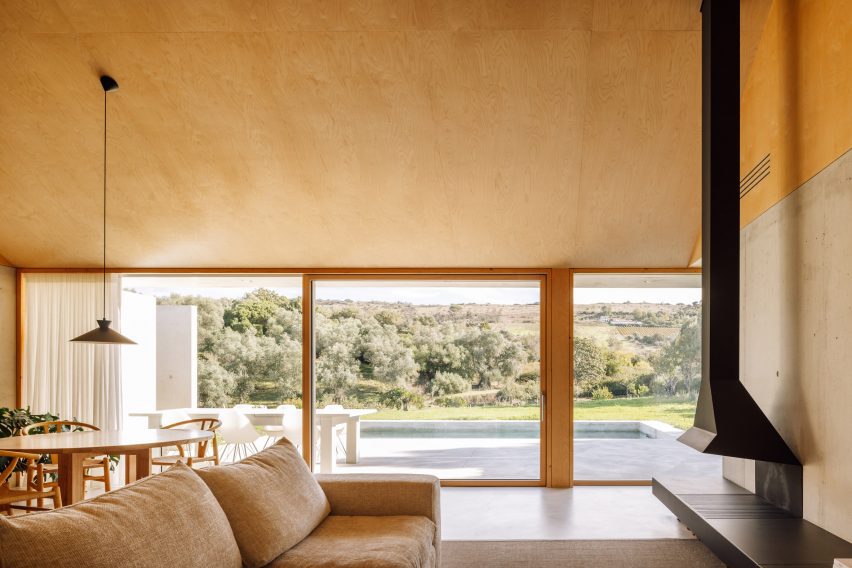 House in Serra by Cimbre