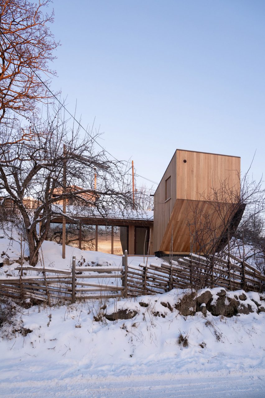 Folly Fair Hill annexe by Rever & Drage