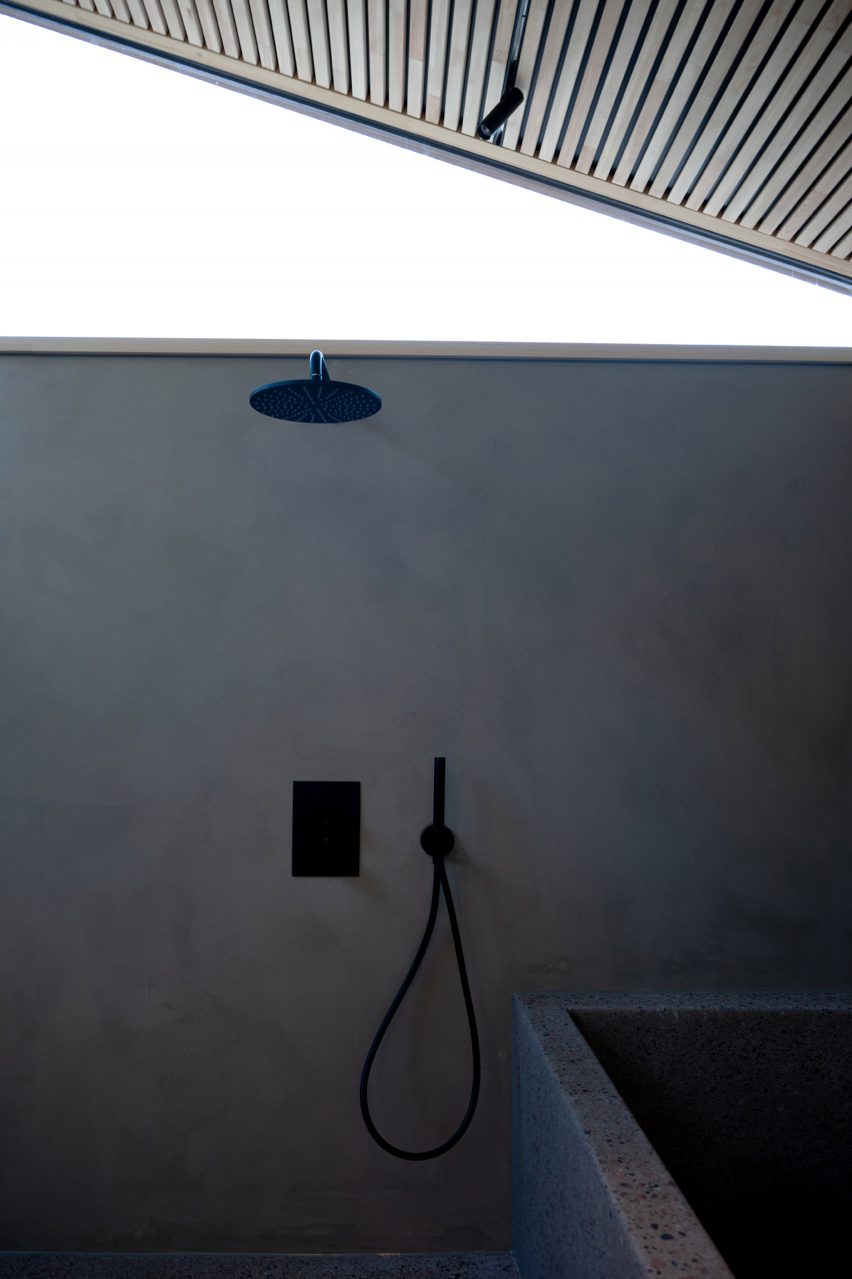 Folly Fair Hill annexe by Rever & Drage