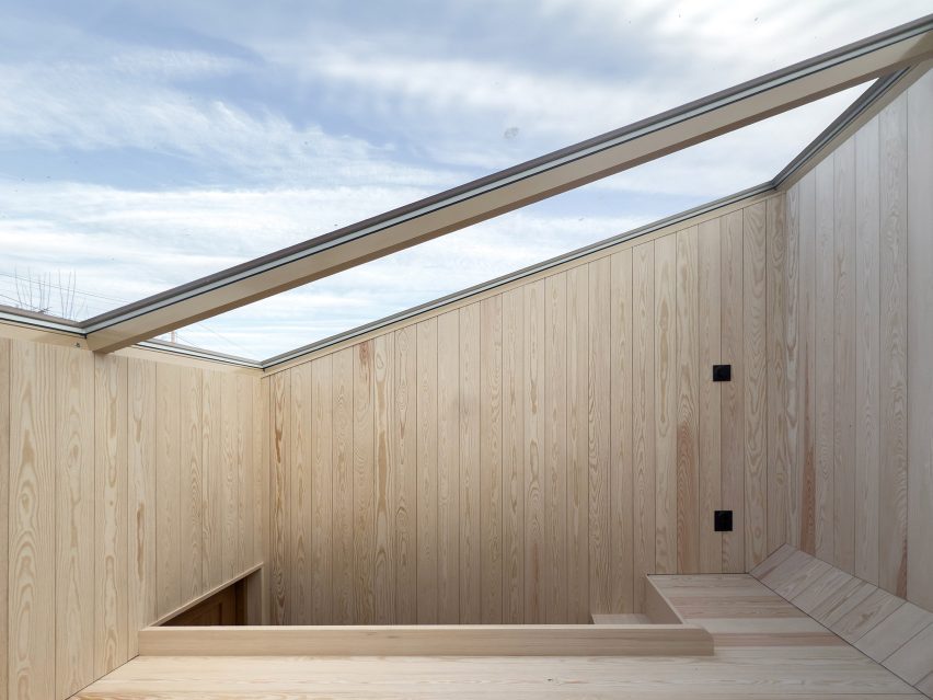 Folly Fair Hill annexe by Rever & Drage