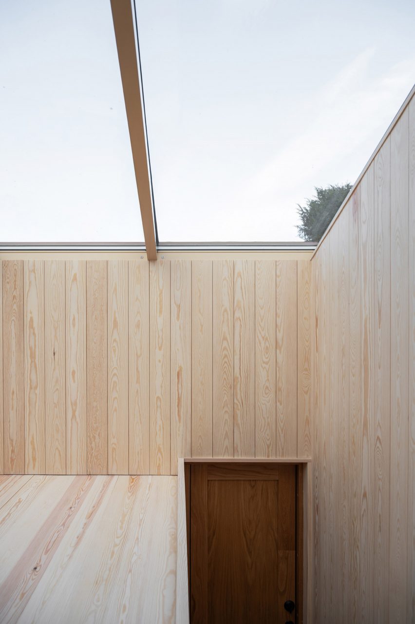 Folly Fair Hill annexe by Rever & Drage