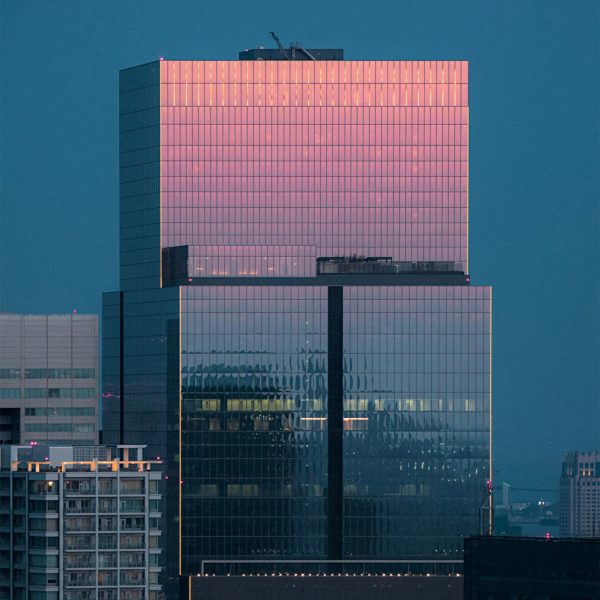 A glass skyscraper in Tokyo