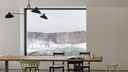 Hatley House dining room with mismatched chairs