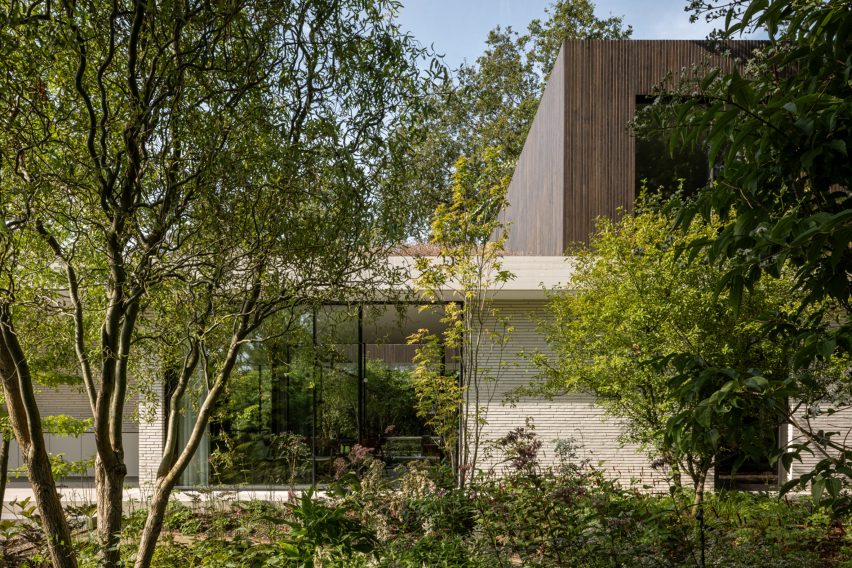 Hidden Villa by i29