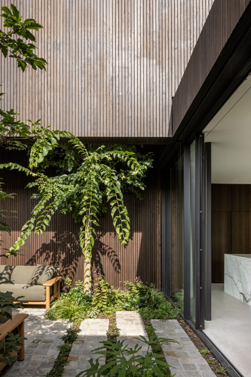 Hidden Villa by i29