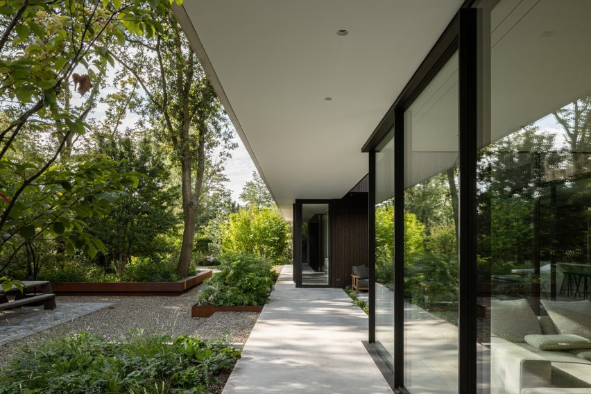 Hidden Villa by i29
