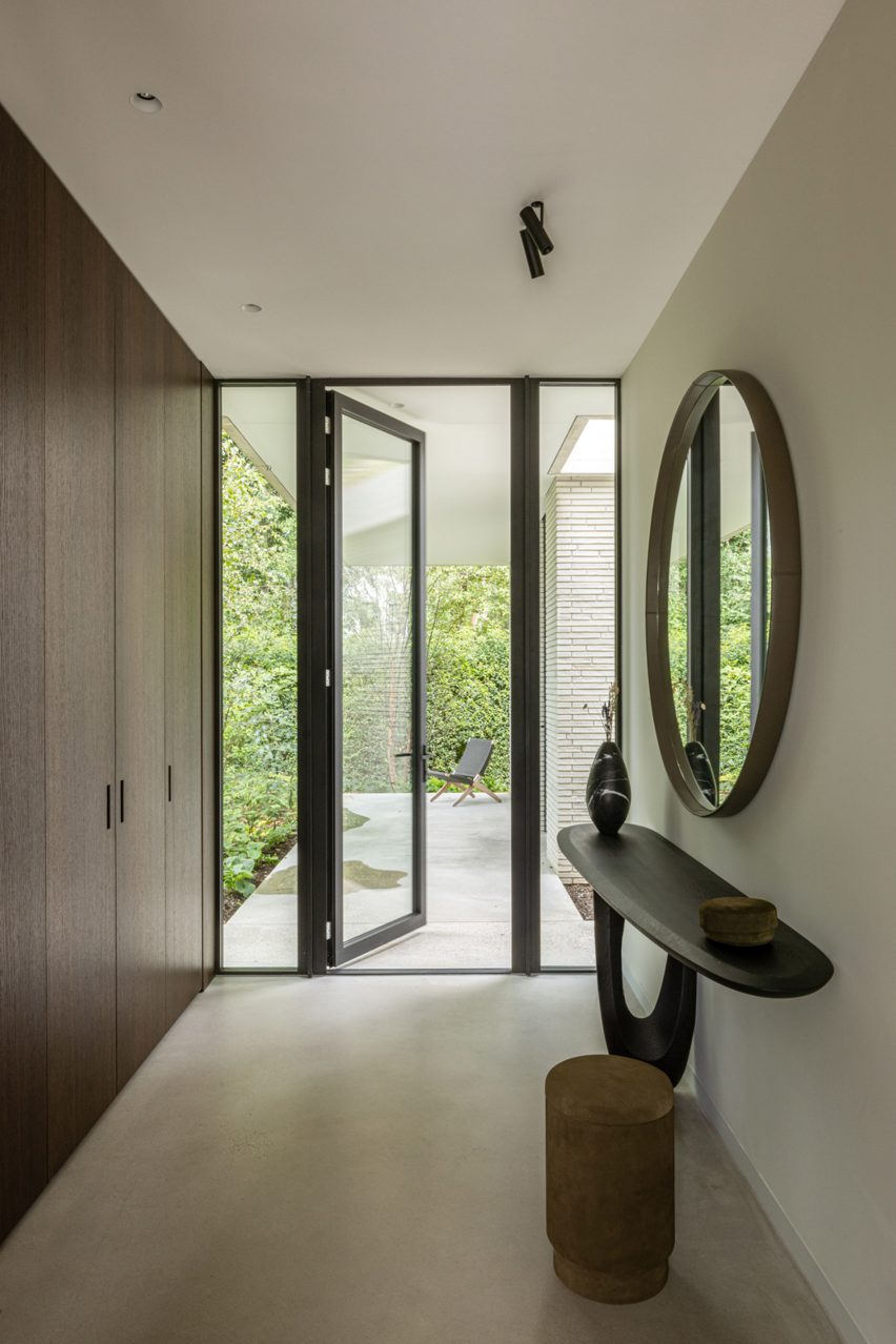 Hidden Villa by i29