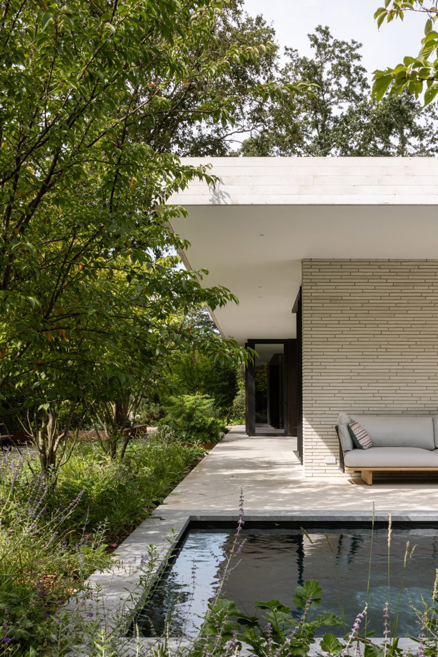 Hidden Villa by i29