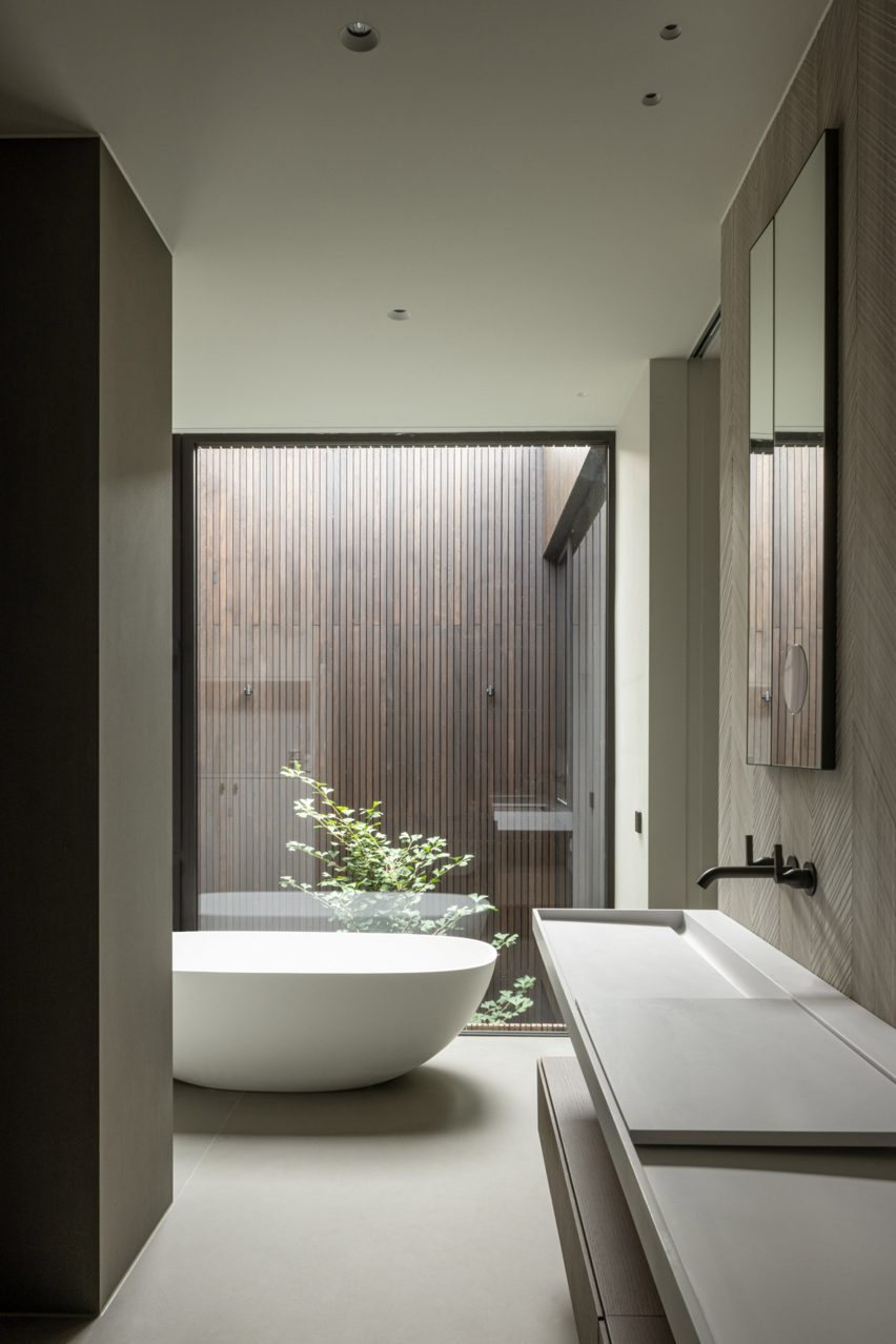 Hidden Villa by i29