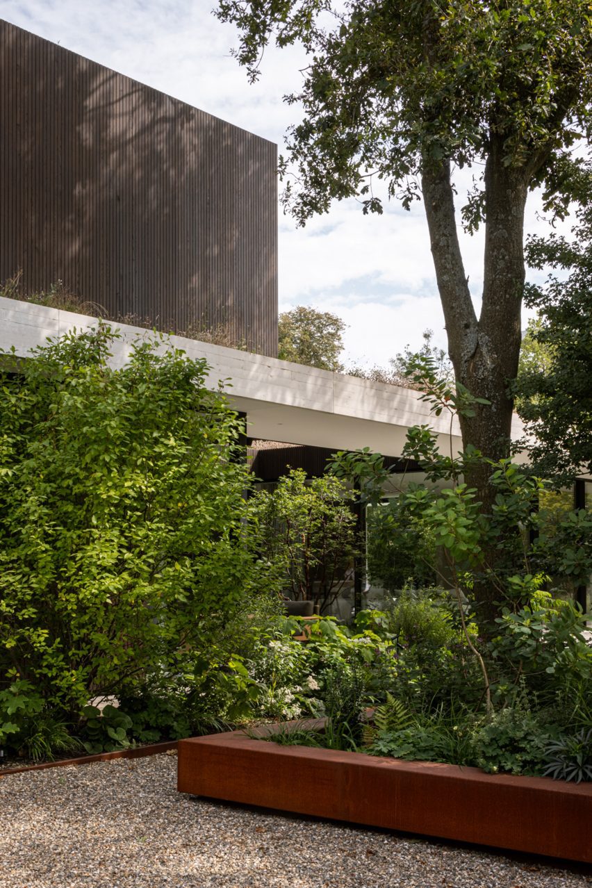 Hidden Villa by i29