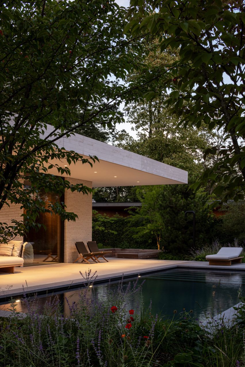 Hidden Villa by i29