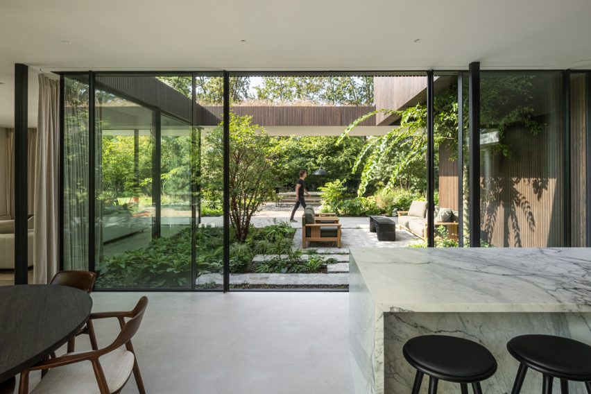 Hidden Villa by i29