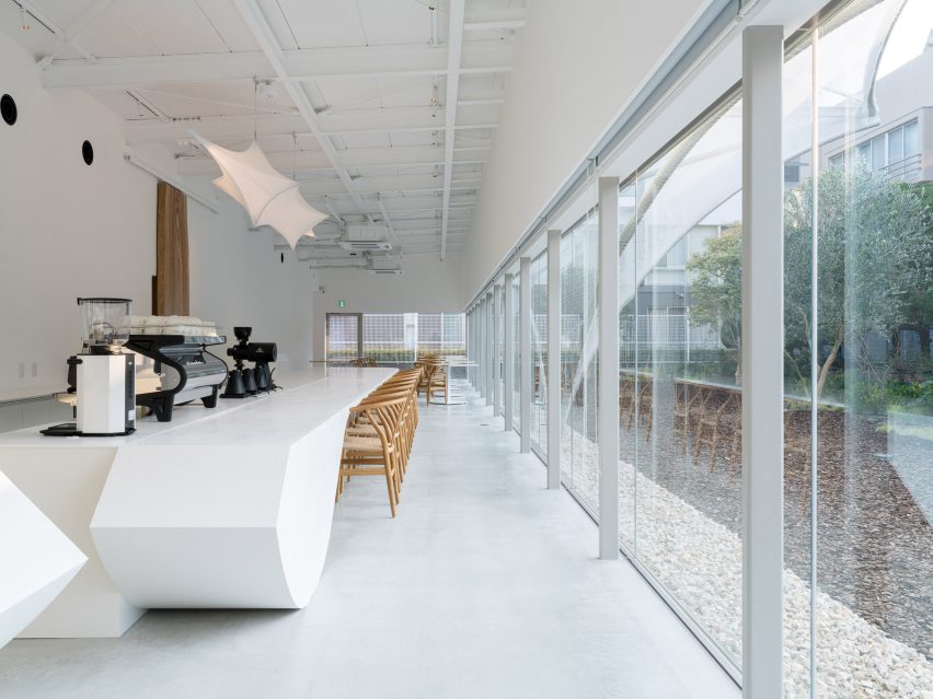 Cs Somme Cafe by Kengo Kuma and Associates