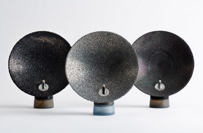 Algae-derived oil lamp