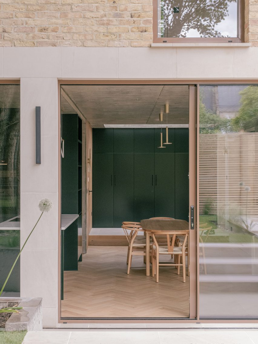Lee Terrace by Mailen Design