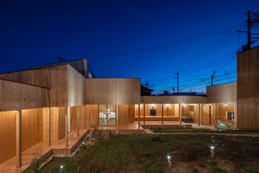 Necklace Villa in Japan by 1110 Office for Architecture