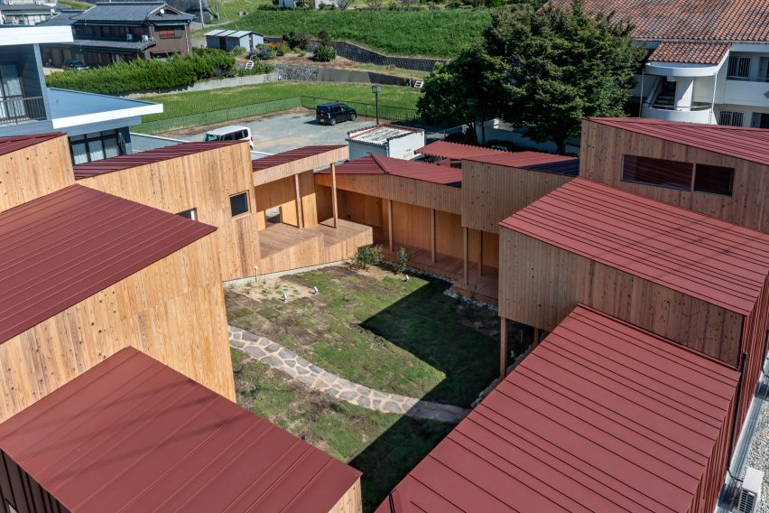 Necklace Villa in Japan by 1110 Office for Architecture